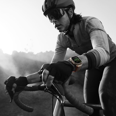 Apple Watch Ultra 2 GPS + Cellular 49mm Titanio con cinturino Orange/Beige Trail Loop - M/L