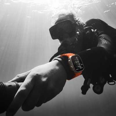 Apple Watch Ultra 2 GPS + Cellular 49mm Titanio con cinturino Orange Ocean Band