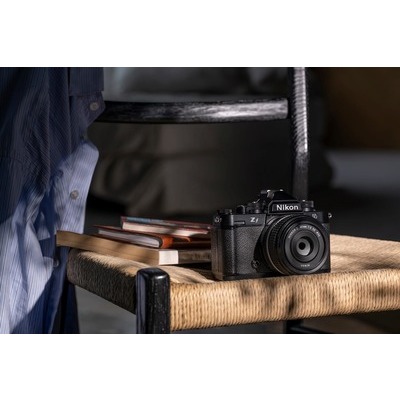 Fotocamera mirrorless Nikon Z f+24-70 f/4 + SDXC 128GB