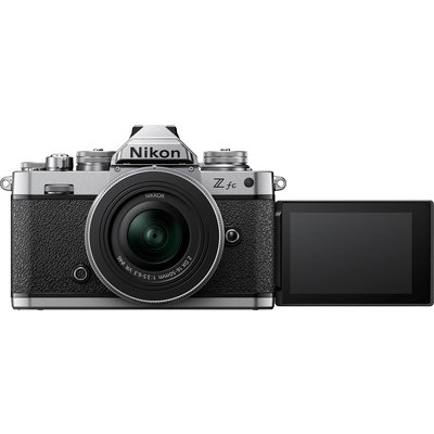 Fotocamera mirrorless Nikon Z fc con ottica Z DX 16-50 VR silver