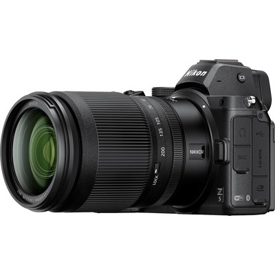 Fotocamera Mirrorless Nikon Z5 con ottica Z 24-200mm + SD 64Gb Lexar