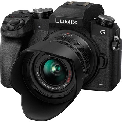 Fotocamera mirrorless Panasonic G7 + ottica Lumix 14-42