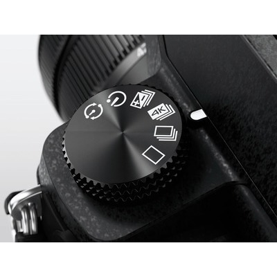 Fotocamera mirrorless Panasonic G7 + ottica Lumix 14-42