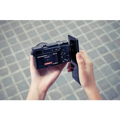 Fotocamera Mirrorless Sony Ilce 6400 con 18-135mm 3.5-5.6 OSS