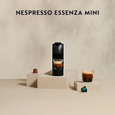 Macchina caffè Nespresso Krups XN 110 8K nera Essenza Mini nera